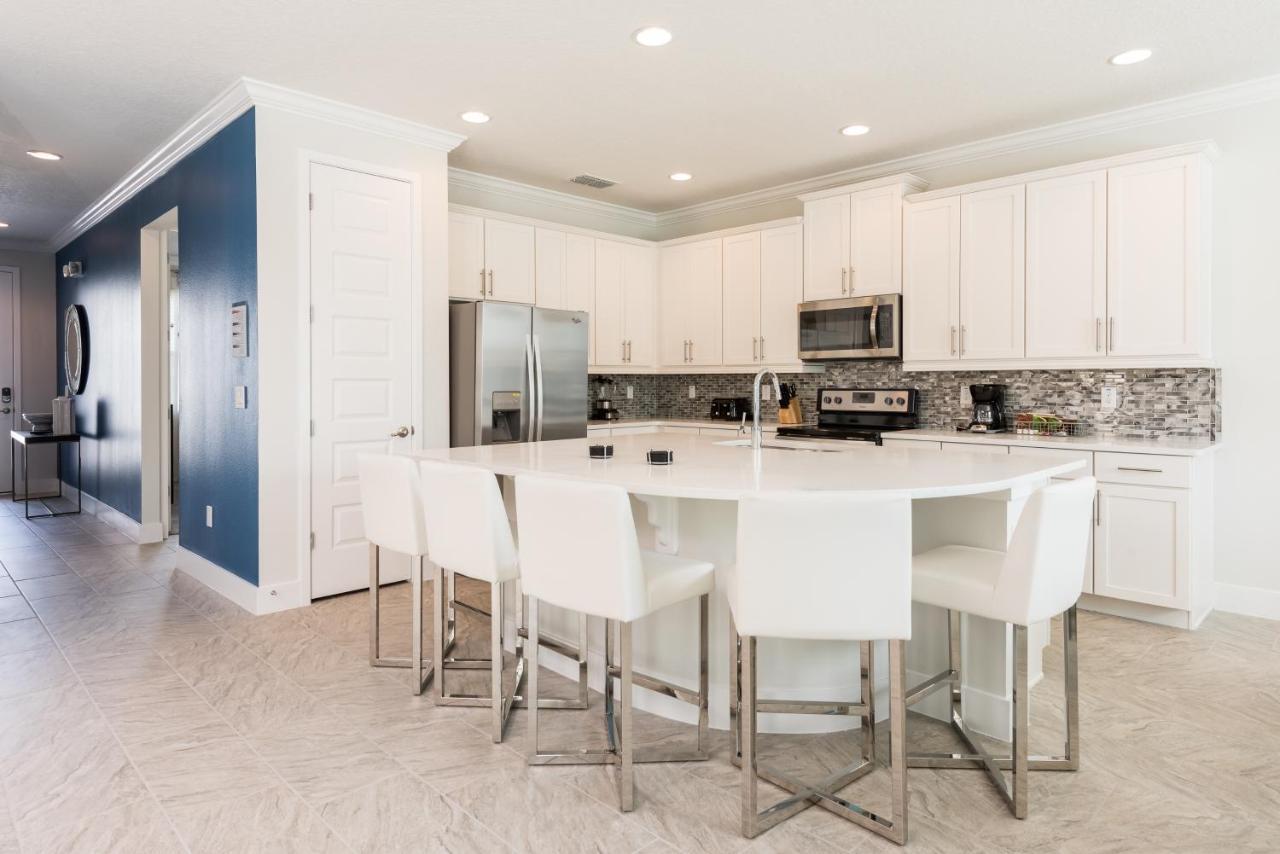 Chic Home With Private Pool Near Disney World By Rentyl - 7706F Orlando Bagian luar foto