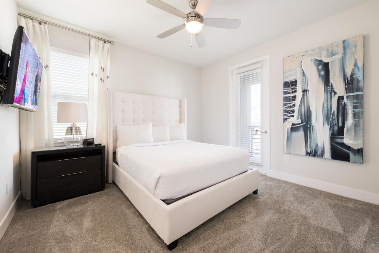 Chic Home With Private Pool Near Disney World By Rentyl - 7706F Orlando Bagian luar foto