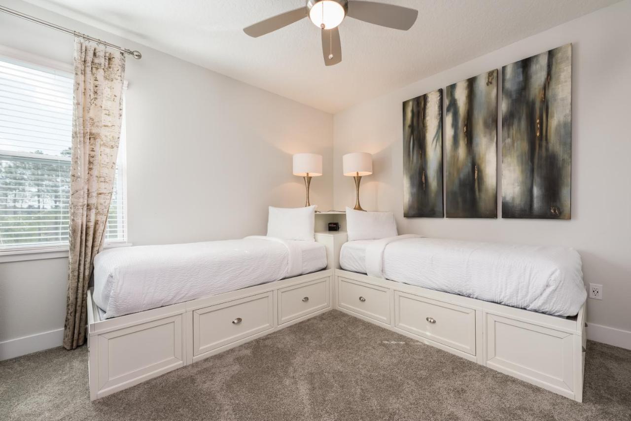 Chic Home With Private Pool Near Disney World By Rentyl - 7706F Orlando Bagian luar foto